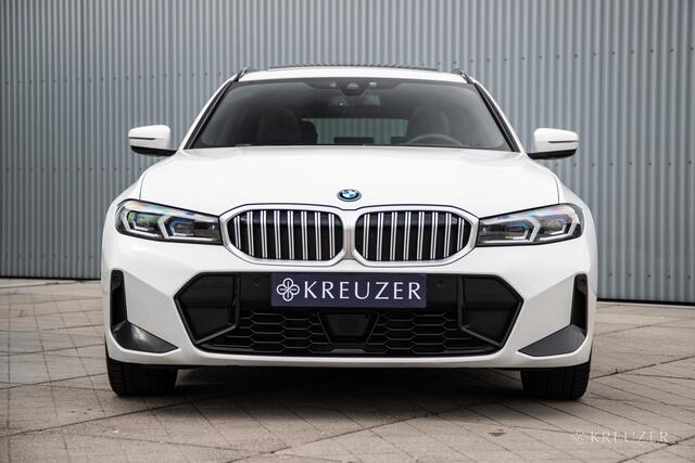 BMW 3-SERIE Touring 320e | M-Sport | Pano | HUD | ACC | H/K | Camera | Keyless | Ambiance Lighting