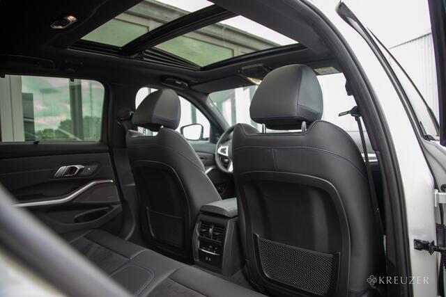 BMW 3-SERIE Touring 320e | M-Sport | Pano | HUD | ACC | H/K | Camera | Keyless | Ambiance Lighting