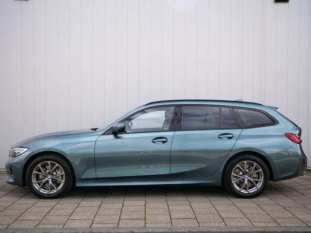 BMW 3-SERIE Touring 330i Introduction High Executive 259 Pk Automaat Navi / DAB / Apple Carplay / PDC / Stoelverwarming