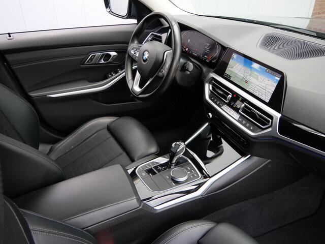 BMW 3-SERIE Touring 330i Introduction High Executive 259 Pk Automaat Navi / DAB / Apple Carplay / PDC / Stoelverwarming