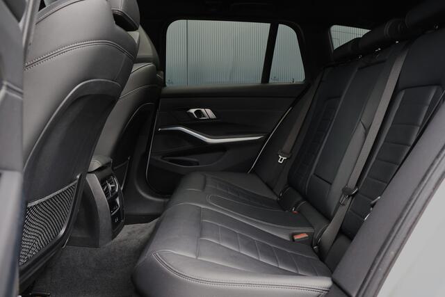 BMW 3-SERIE Touring 320e High Executive Sportline | Laser Light | Pano | Digital Key | Camera | Vernasca Leder | 19 Inch M Sport Velgen