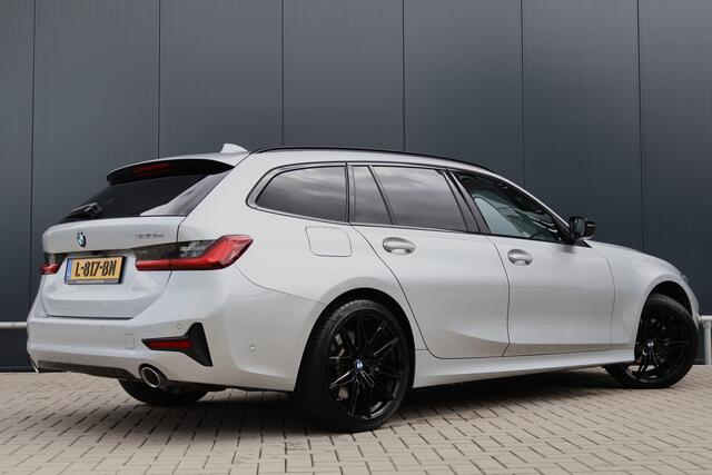 BMW 3-SERIE Touring 320e High Executive Sportline | Laser Light | Pano | Digital Key | Camera | Vernasca Leder | 19 Inch M Sport Velgen