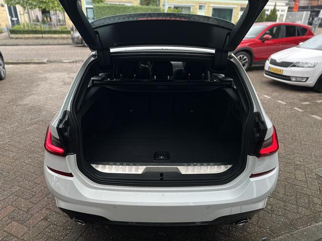 BMW 3-SERIE Touring 330e xDrive Business Edition Plus Pano / HUD / ECC / 360 Camera