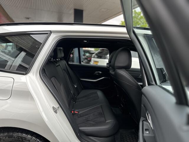 BMW 3-SERIE Touring 330e xDrive Business Edition Plus Pano / HUD / ECC / 360 Camera