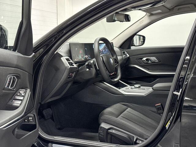 BMW 3-SERIE Touring 330e | Innovation Pack | Driving Assistant Professional | Parking Assistant Plus | Head-up Display l Huisselectie