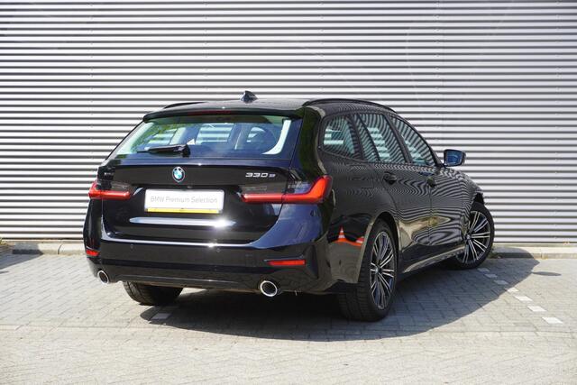 BMW 3-SERIE Touring 330e xDrive High Executive | Trekhaak met elektrisch wegklapbare kogel | Driving Assistant Professional | HiFi System | Comfort Access
