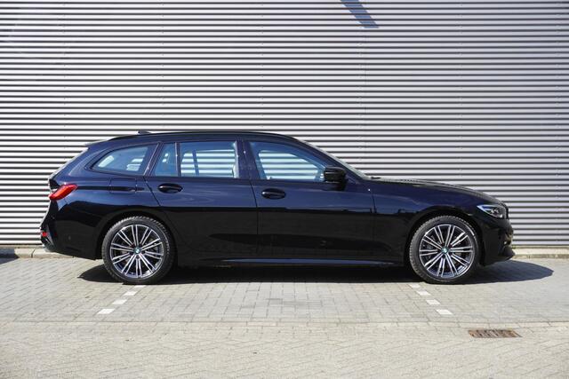 BMW 3-SERIE Touring 330e xDrive High Executive | Trekhaak met elektrisch wegklapbare kogel | Driving Assistant Professional | HiFi System | Comfort Access