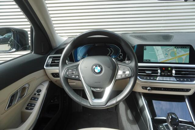 BMW 3-SERIE Touring 330e xDrive High Executive | Trekhaak met elektrisch wegklapbare kogel | Driving Assistant Professional | HiFi System | Comfort Access