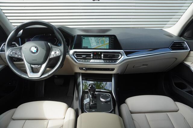 BMW 3-SERIE Touring 330e xDrive High Executive | Trekhaak met elektrisch wegklapbare kogel | Driving Assistant Professional | HiFi System | Comfort Access