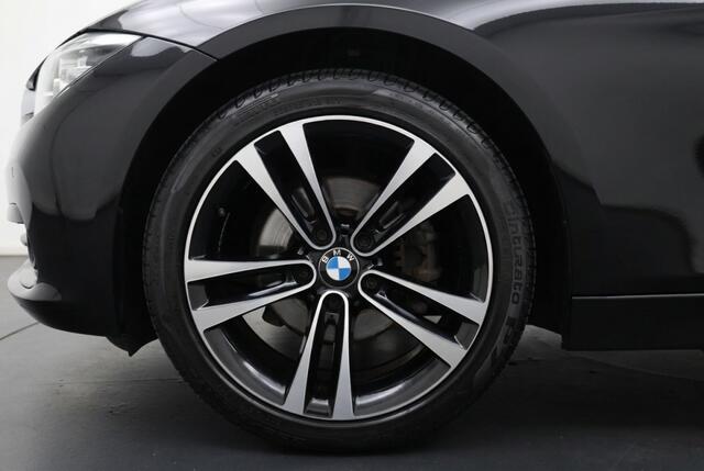 BMW 3-SERIE touring 320 i Sport Line Shadow Camera l Leder l Elektrische Achterklep