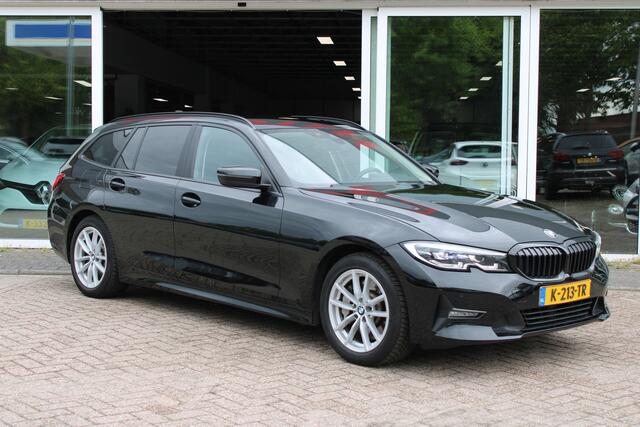 BMW 3-SERIE Touring 330e High Executive