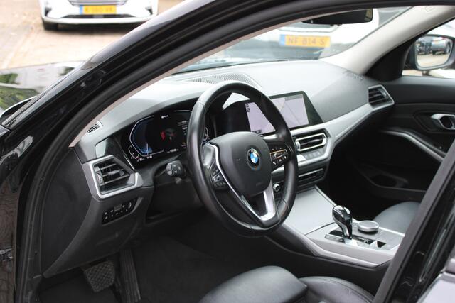 BMW 3-SERIE Touring 330e High Executive