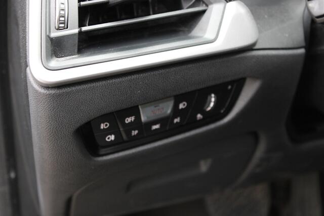 BMW 3-SERIE Touring 330e High Executive