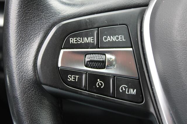 BMW 3-SERIE Touring 330e High Executive