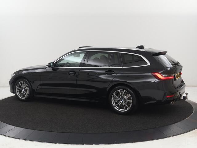 BMW 3-SERIE 330i High Executive | Panoramadak | Sport Line | Leder | Stoelverwarming | Trekhaak | Carplay | Live Cockpit | Camera | Navigatie | Sfeerverlichting | Park Assist | Sportstoelen | Climate control