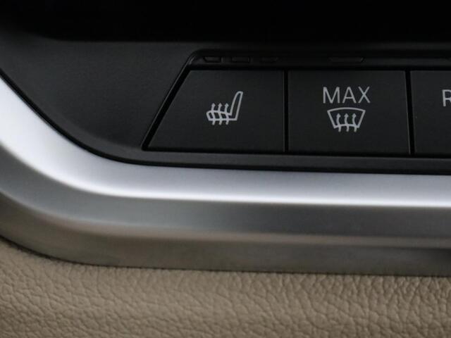 BMW 3-SERIE 330i High Executive | Panoramadak | Sport Line | Leder | Stoelverwarming | Trekhaak | Carplay | Live Cockpit | Camera | Navigatie | Sfeerverlichting | Park Assist | Sportstoelen | Climate control