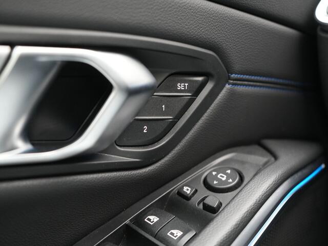 BMW 3-SERIE Touring 330e M Sport PHEV 293pk Dealer O.H. | Panodak | Head Up | Laser LED | Adaptief Onderstel | Alcantara Sportstoelen Memory & Verwarmd | Camera | Sfeerverlichting | Keyless | Blis | Hifi Audio | Apple Carplay | Navigatie | DAB | Plug In Hybrid |
