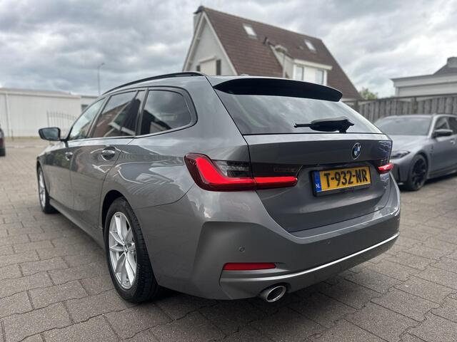 BMW 3-SERIE Touring 318i Org NL Panorama|AdaptieveCruise|Leder