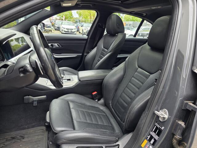 BMW 3-SERIE 330e eDrive Edition M-SPORT + HARMAN KARDON + SCHUIFDAK + VOLLEER