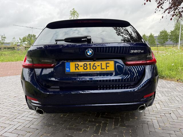 BMW 3-SERIE Touring 320e | Nieuw Model | Camera | Zwarte Hemel | NL-Auto | Cruise control adaptief met Stop&Go |