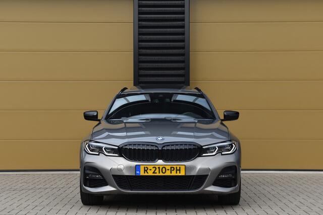 BMW 3-SERIE Touring 330e xDrive High Executive * M-Sport * Panoramadak * SOH 94% * Comforttoegang * Head-up * Sfeerverlichting *