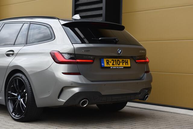 BMW 3-SERIE Touring 330e xDrive High Executive * M-Sport * Panoramadak * SOH 94% * Comforttoegang * Head-up * Sfeerverlichting *