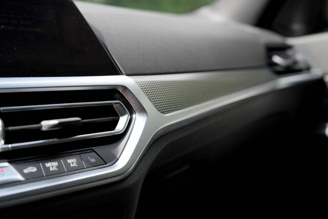 BMW 3-SERIE Touring 330e M-Sport | Pano | Trekhaak | 360 camera
