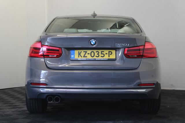 BMW 3-SERIE 320i Centennial Executive |Pano|Navi|