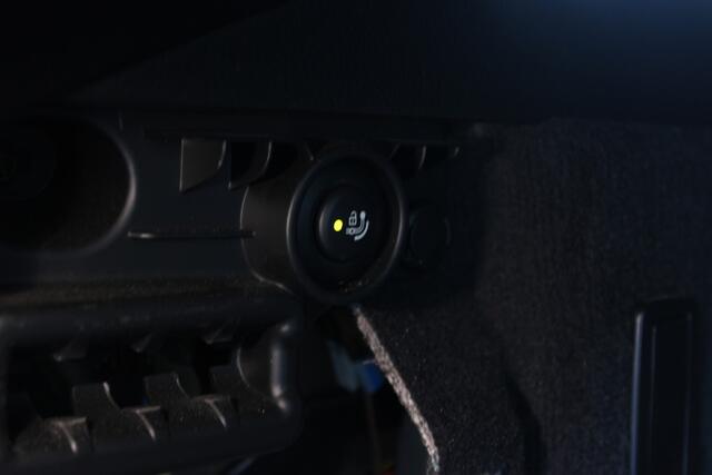 BMW 3-SERIE Touring 320d EDE Sport Edition Trekhaak | Leder | Carplay | LED | Navi | Cruise | Elektr. Klep | 18" LMV | PDC