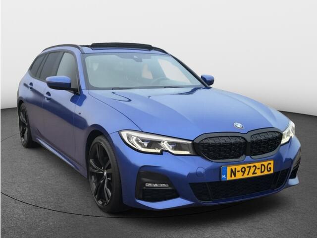 BMW 3-SERIE Touring 318i Executive Edition M-pakket Aut | Leder | Panoramadak