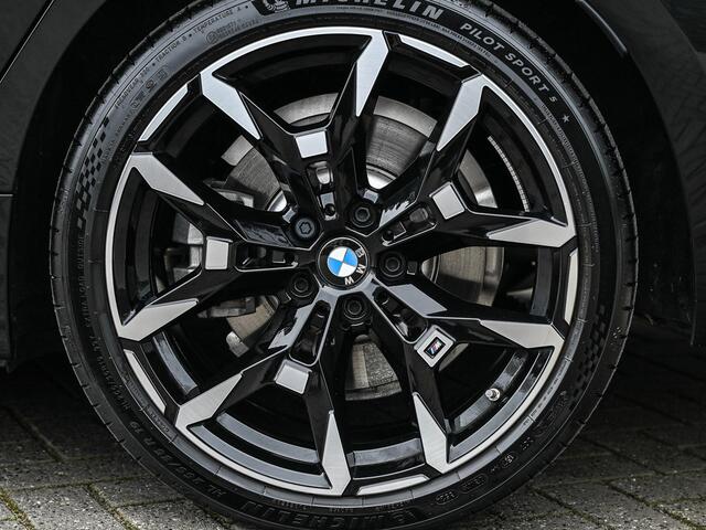 BMW 3-SERIE Touring 330e xDrive | Accu 19,5kWh | Trekhaak | Panorama dak | Active Cruise | Camera | Ambiance interieur