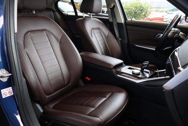 BMW 3-SERIE 320i High Executive | Luxury Line | Voorstoelen Verwarmd | Apple Carplay | Lentevoordeel