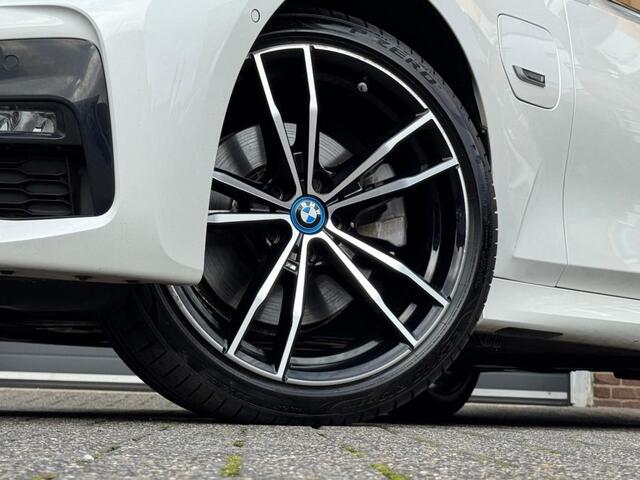 BMW 3-SERIE 320e TOURING HIGH EXECUTIVE M-SPORT PANO/LEER/LED/CAMERA/NL-AUTO