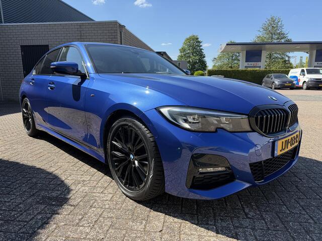 BMW 3-SERIE 318i High Executive / M-Sport / Carplay
