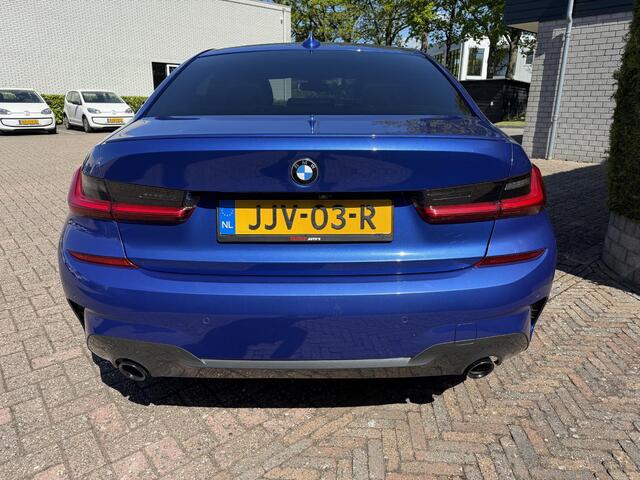 BMW 3-SERIE 318i High Executive / M-Sport / Carplay
