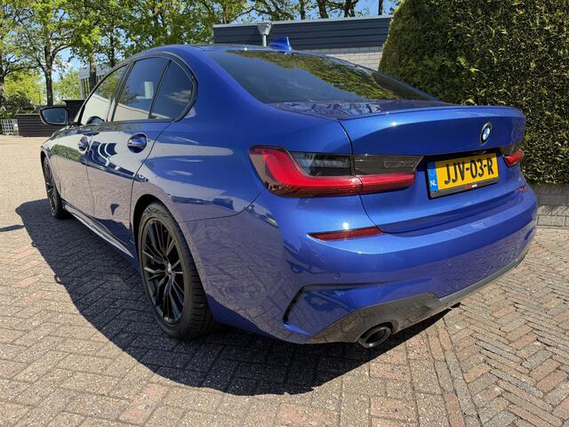 BMW 3-SERIE 318i High Executive / M-Sport / Carplay
