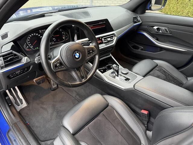 BMW 3-SERIE 318i High Executive / M-Sport / Carplay