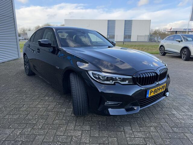 BMW 3-SERIE 320e Business Edition Plus Sport LineLederen Sportstoelen Carplay Achteruitrijcamera Live cockpit pro
