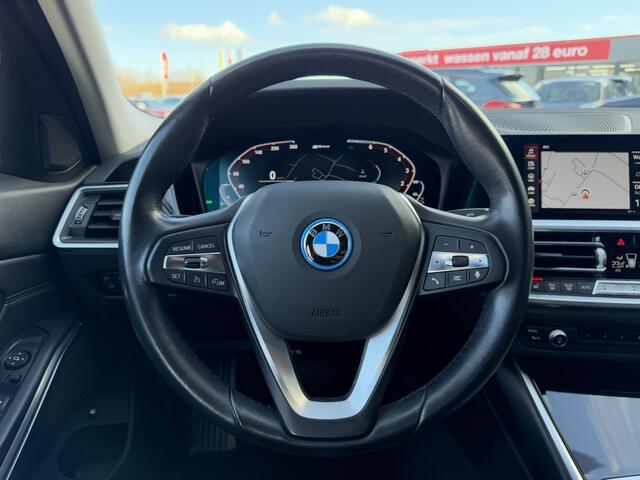 BMW 3-SERIE 320e Business Edition Plus Sport LineLederen Sportstoelen Carplay Achteruitrijcamera Live cockpit pro