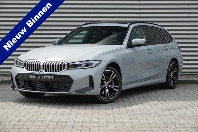 BMW 3-SERIE Touring 330e xDrive M-Sport | Panoramadak | HUD | Facelift | Camera |