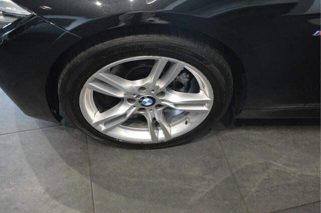 BMW 3-SERIE Touring 318i M Sport navi clima cruise led leer 18 inch !!