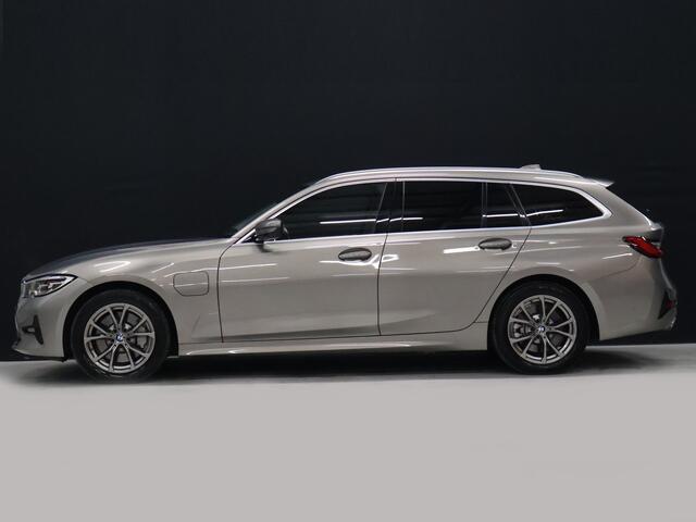 BMW 3-SERIE Touring 330e eDrive M Sport [CAMERA, APPLE CARPLAY, ANDROID, TREKHAAK, CRUISE, STOELVERWARMING, ELEKTRISCHE ACHTERKLEP, PDC, NAVIGATIE, NIEUWSTAAT]