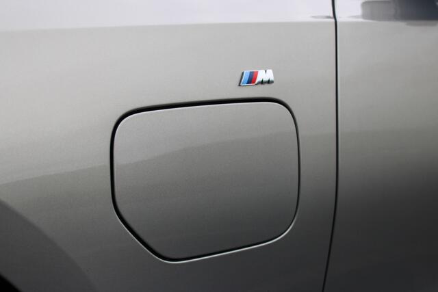 BMW 3-SERIE Touring 330e eDrive High Executive M Sport Automaat / Panoramadak / Sportstoelen / Achteruitrijcamera / LED / Stoelverwarming / Getint glas / Cruise Control