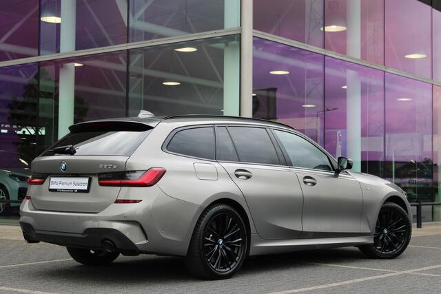 BMW 3-SERIE Touring 330e eDrive High Executive M Sport Automaat / Panoramadak / Sportstoelen / Achteruitrijcamera / LED / Stoelverwarming / Getint glas / Cruise Control