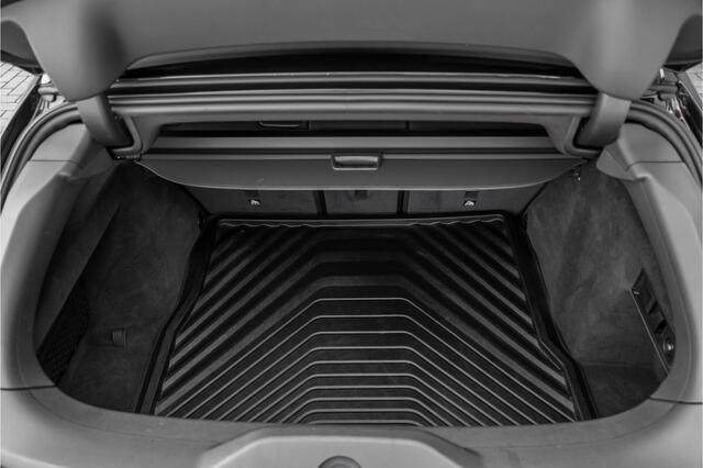 BMW 3-SERIE Touring 330e M-Sport Pano ACC Trekhaak Memory 19"