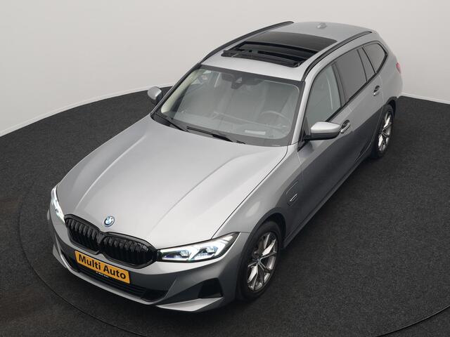 BMW 3-SERIE Touring 320e Sportline FACELIFT PHEV Dealer O.H | Panodak | Widescreen Navi | Harman Kardon | Camera | Keyless | Stuurverwarming | Apple Carplay | BLIS | Plug In Hybrid