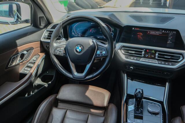 BMW 3-SERIE 330e 292pk eDrive Sport Line Sportstoelen Leder Digital cockpit Stoelverwarming LED NLauto Zeer Net!