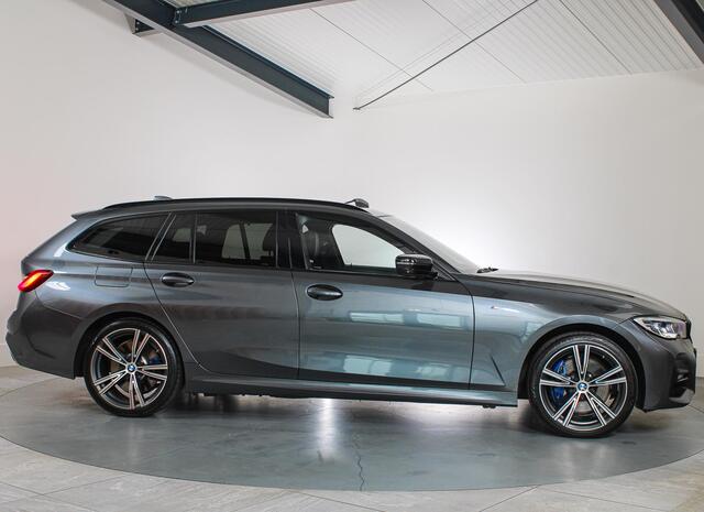 BMW 3-SERIE Touring 330e xDrive M-sport Panoramadak, Laser, Volleder, Memory, H&K, Individual