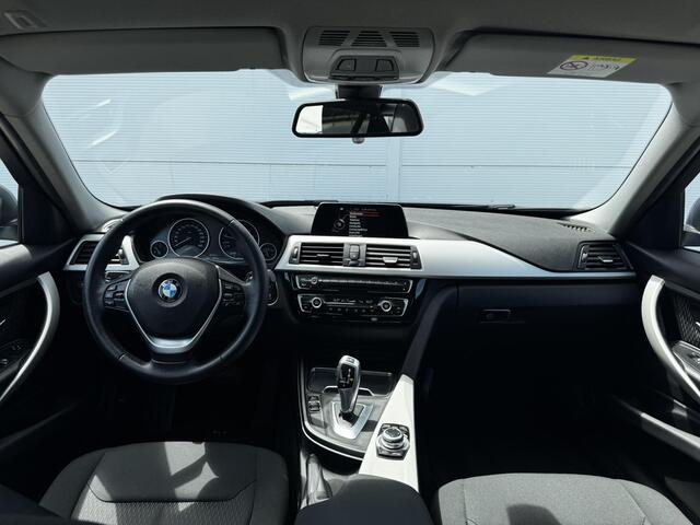 BMW 3-SERIE Touring 318i Executive / Navigatie / Climate Control / Trekhaak / Origineel Nederland NAP / Volledig onderhouden /