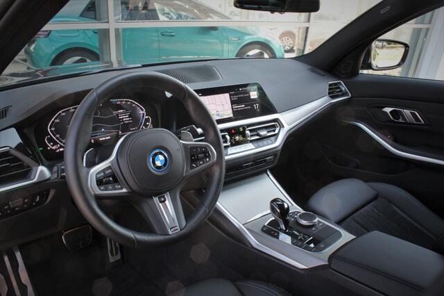 BMW 3-SERIE 330e M-Sport Leder alcantara